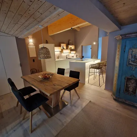 דירה Atelier Luxurioeses Mit Alpinem Charme